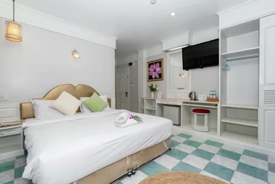 Patong Social Hotel & Restaurant, Patong Beach – Photos 8